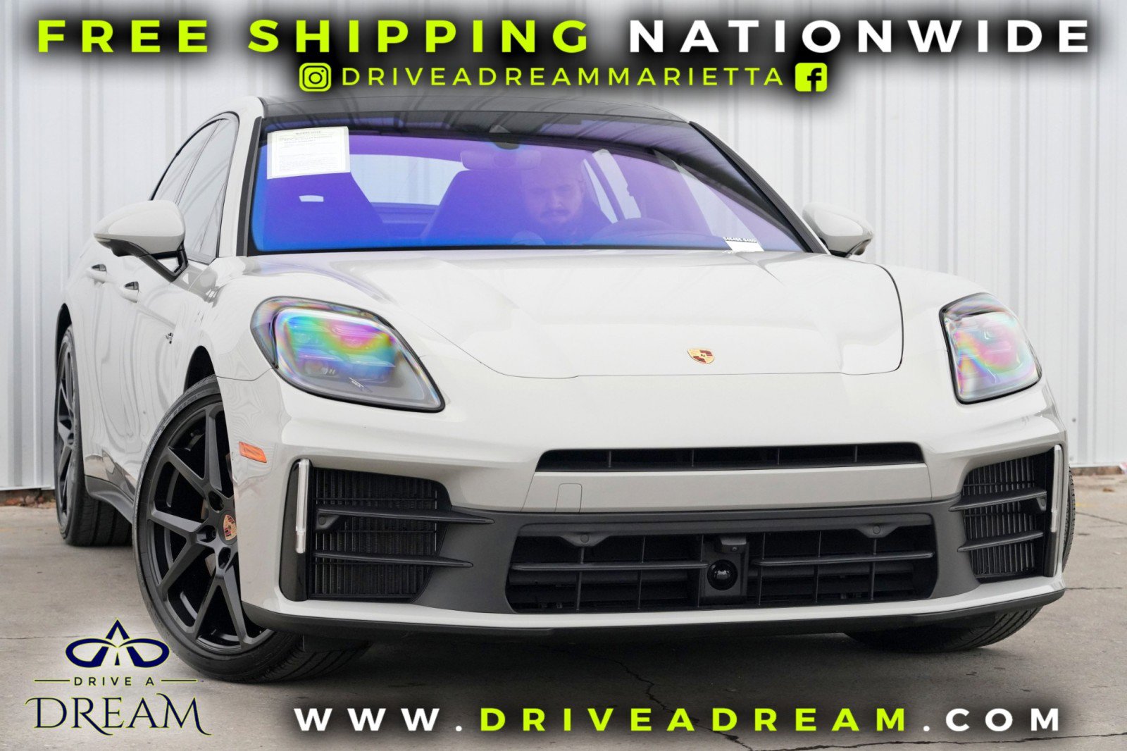 Used 2025 Porsche Panamera 4 w/ Premium Package image 2