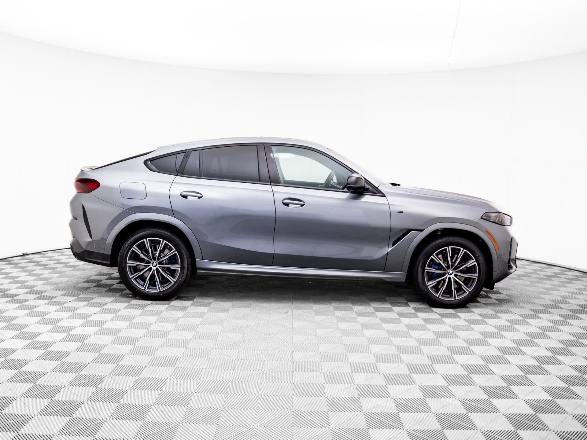 New 2026 BMW X6 M60i image 6