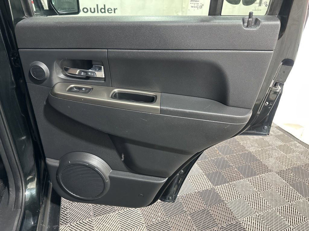 Used 2012 Jeep Liberty Limited Jet image 14