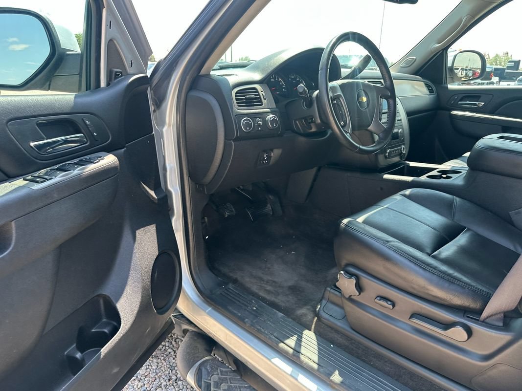 Used 2012 Chevrolet Avalanche LT AWD/4WD image 34