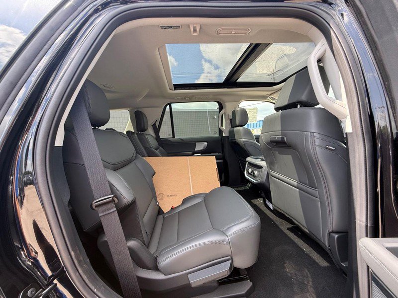 New 2026 Ford Expedition Active AWD/4WD image 15