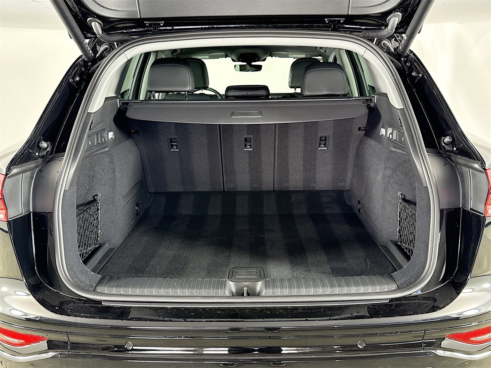 Certified 2025 Audi Q6 e-tron Premium w/ Convenience Package image 26