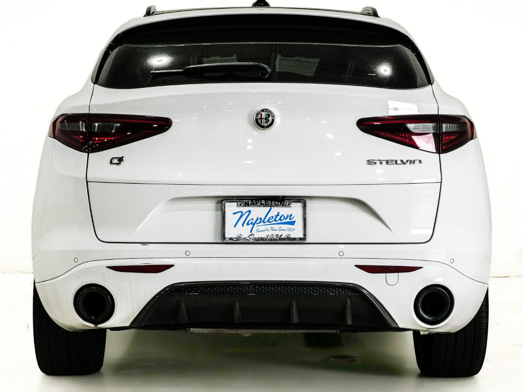 Used 2023 Alfa Romeo Stelvio Veloce AWD/4WD image 8