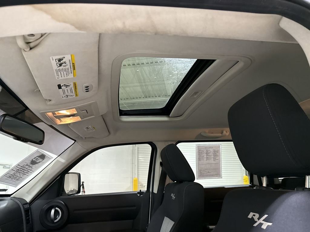 Used 2007 Dodge Nitro R/T image 17