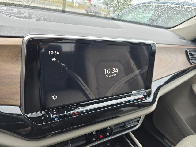 New 2026 Volkswagen Atlas SE image 38