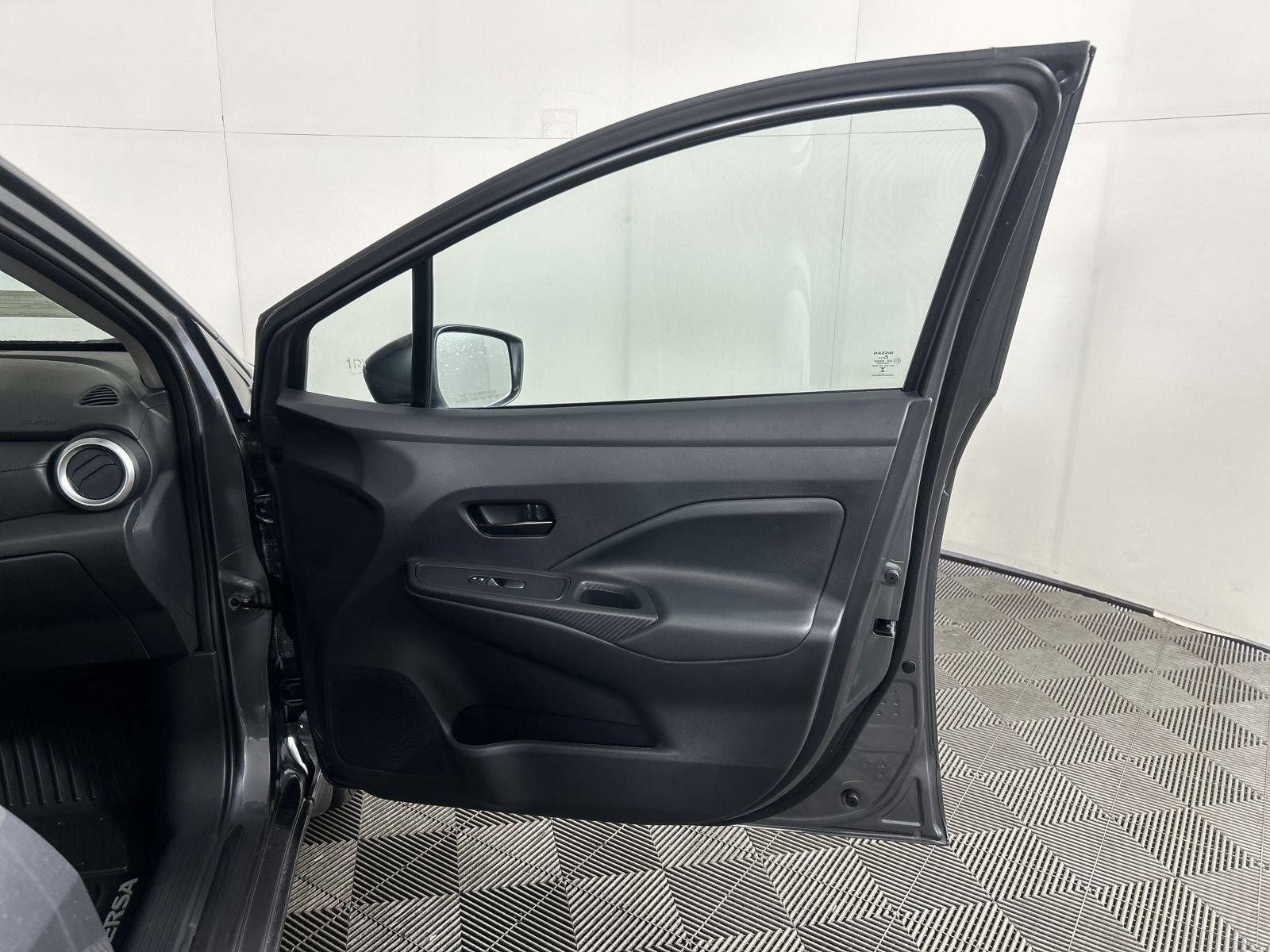 New 2025 Nissan Versa S w/ S Plus Package FWD image 40