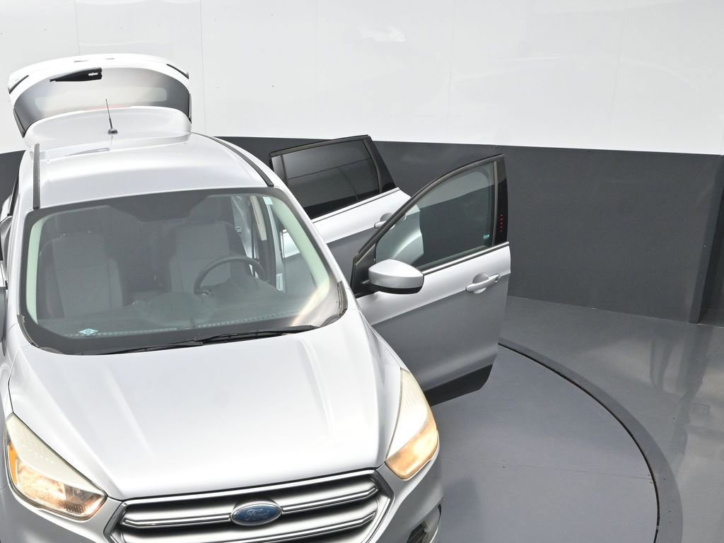 Used 2017 Ford Escape SE image 32