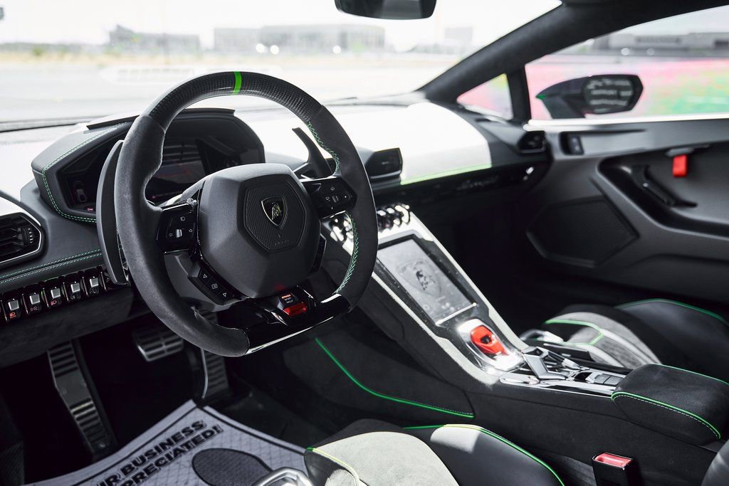 Used 2024 Lamborghini Huracan Sterrato AWD/4WD image 2