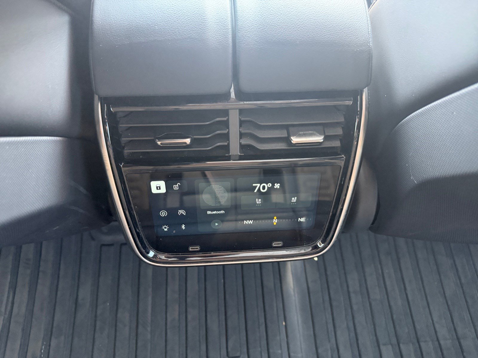 Used 2022 Rivian R1S Launch Edition AWD/4WD image 32