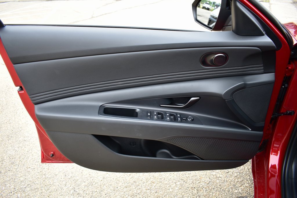 New 2025 Hyundai Elantra Sport image 12