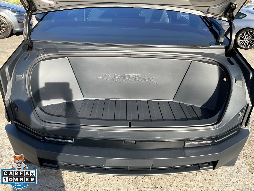 Used 2024 Tesla Cybertruck AWD Crew Cab image 11