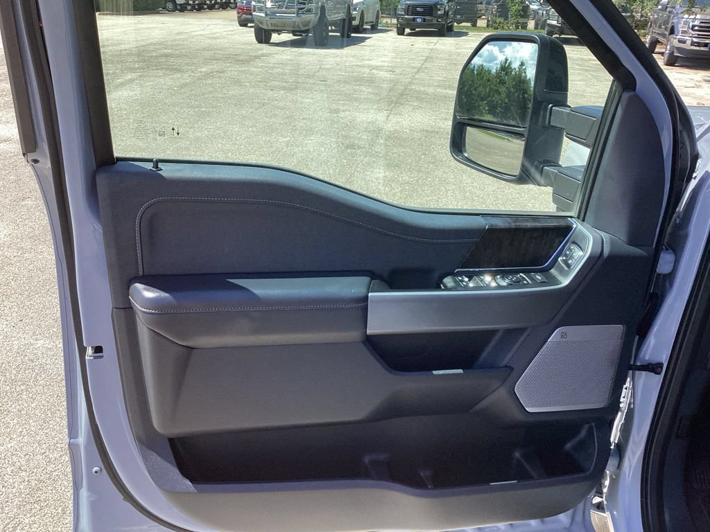 Used 2025 Ford F250 Lariat w/ Black Appearance Package AWD/4WD image 30