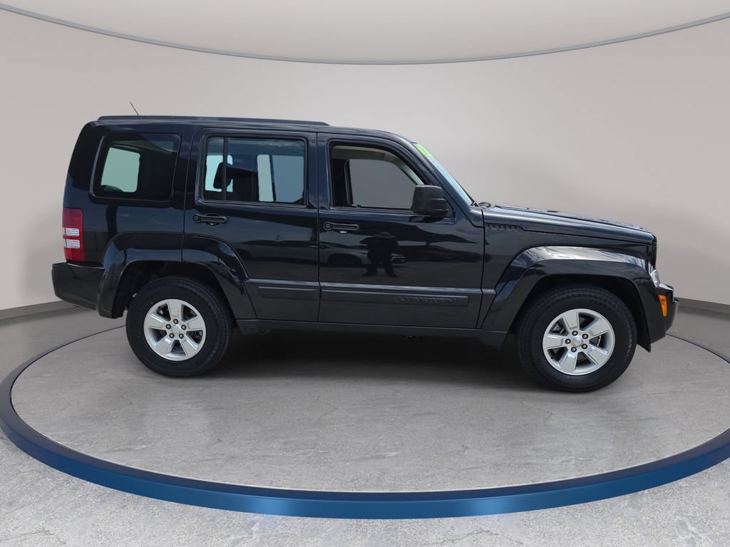 Used 2010 Jeep Liberty Sport RWD image 5
