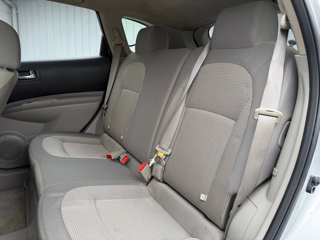 Used 2013 Nissan Rogue SV image 14