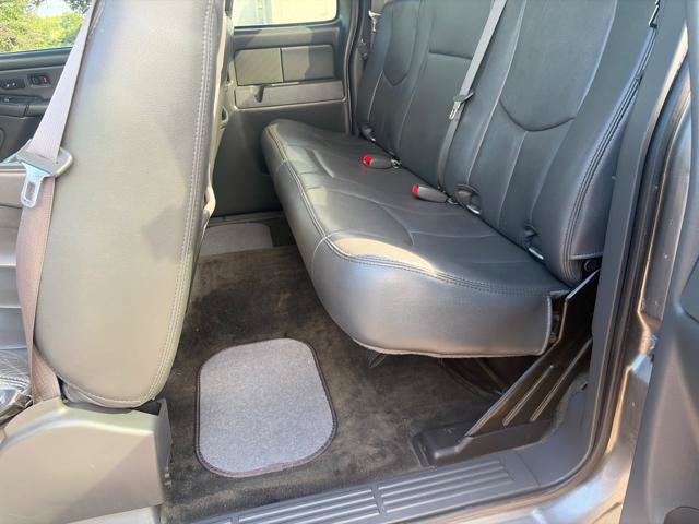 Used 2006 GMC Sierra 1500 SLT w/ Onstar Plus Package AWD/4WD image 10