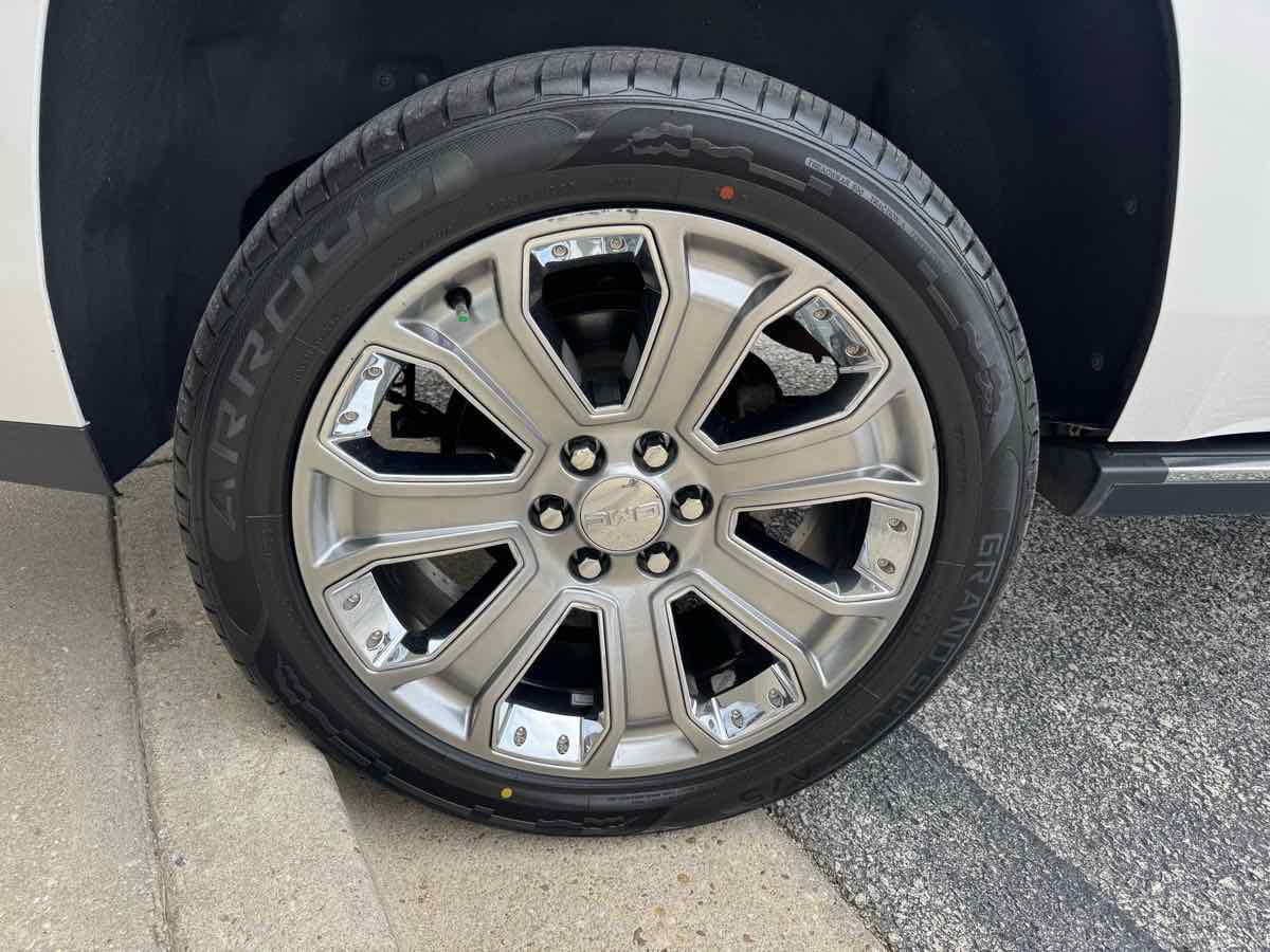 Used 2018 GMC Yukon Denali w/ Open Road Package RWD image 41