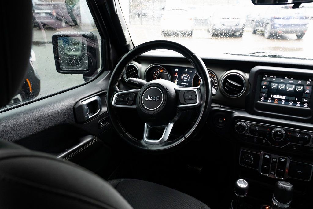 Used 2020 Jeep Wrangler Unlimited Sahara image 9
