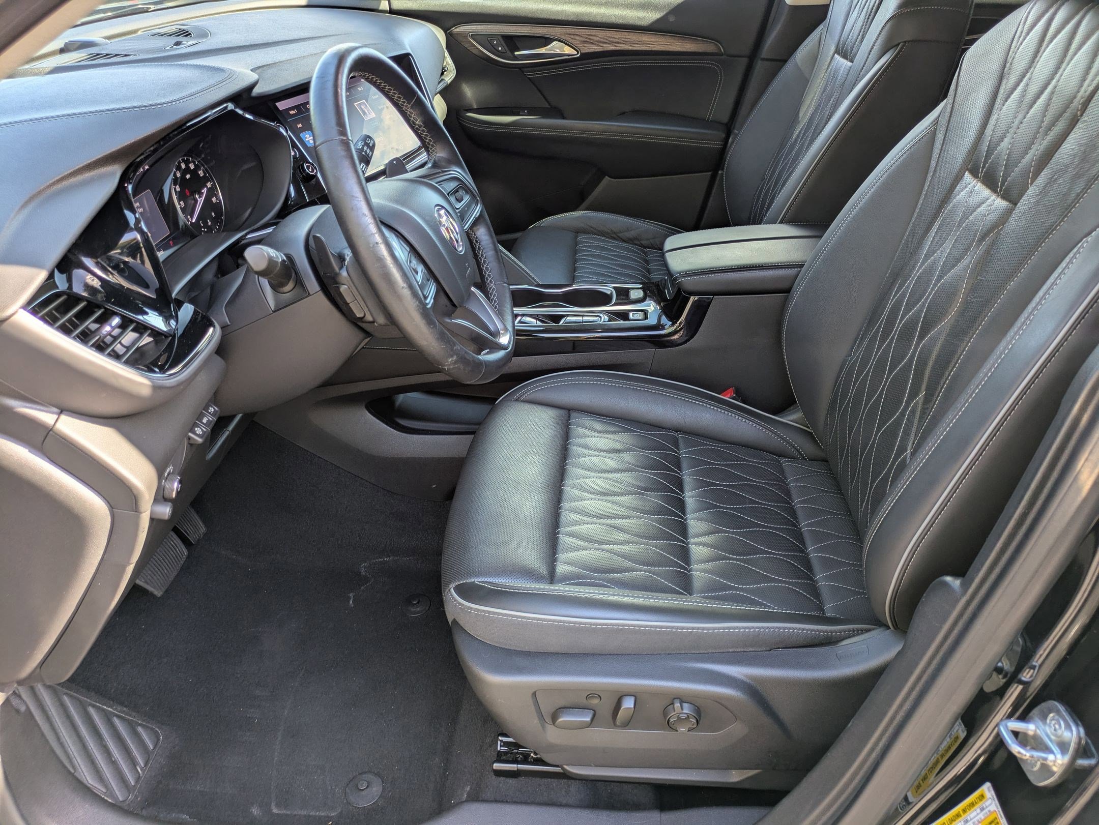 Used 2021 Buick Envision Avenir w/ Technology Package II image 17