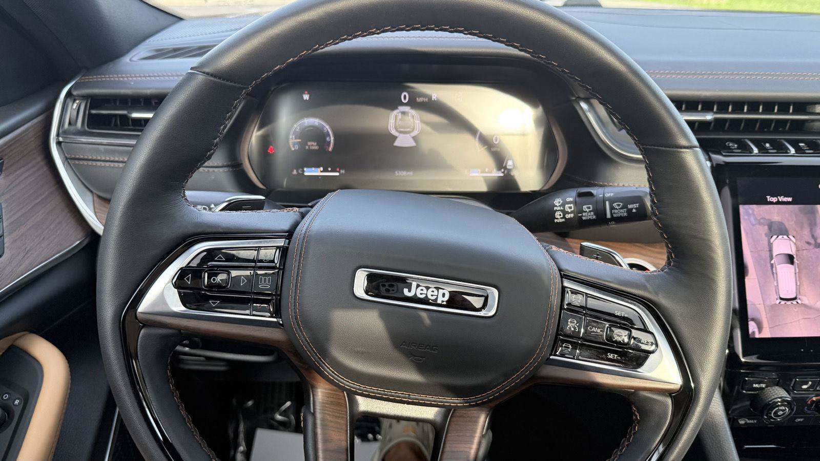 Used 2025 Jeep Grand Cherokee Summit AWD/4WD image 48