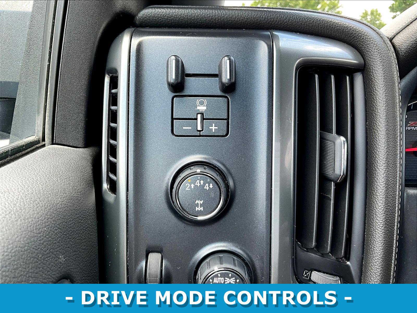 Used 2019 Chevrolet Silverado 2500 LTZ w/ Duramax Plus Package AWD/4WD image 39