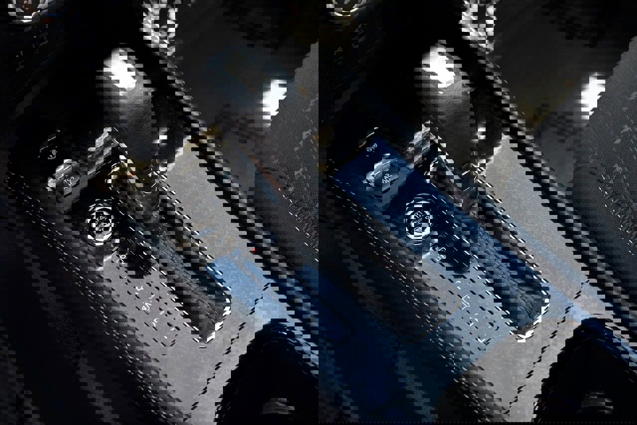 Used 2024 Nissan Kicks SV image 25