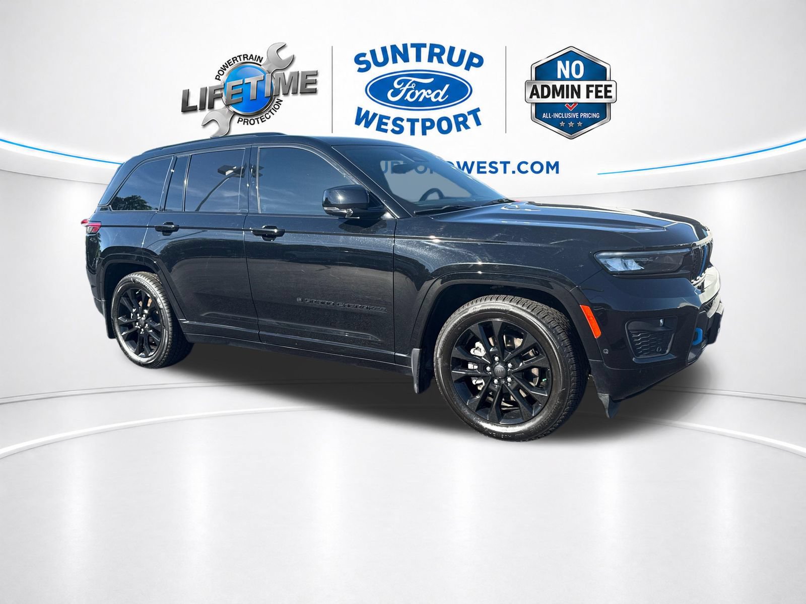 Used 2023 Jeep Grand Cherokee Overland w/ Advanced Protech Group III AWD/4WD image 18
