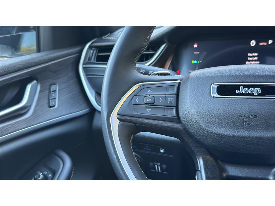 Used 2024 Jeep Grand Cherokee Limited 4xe AWD/4WD image 33