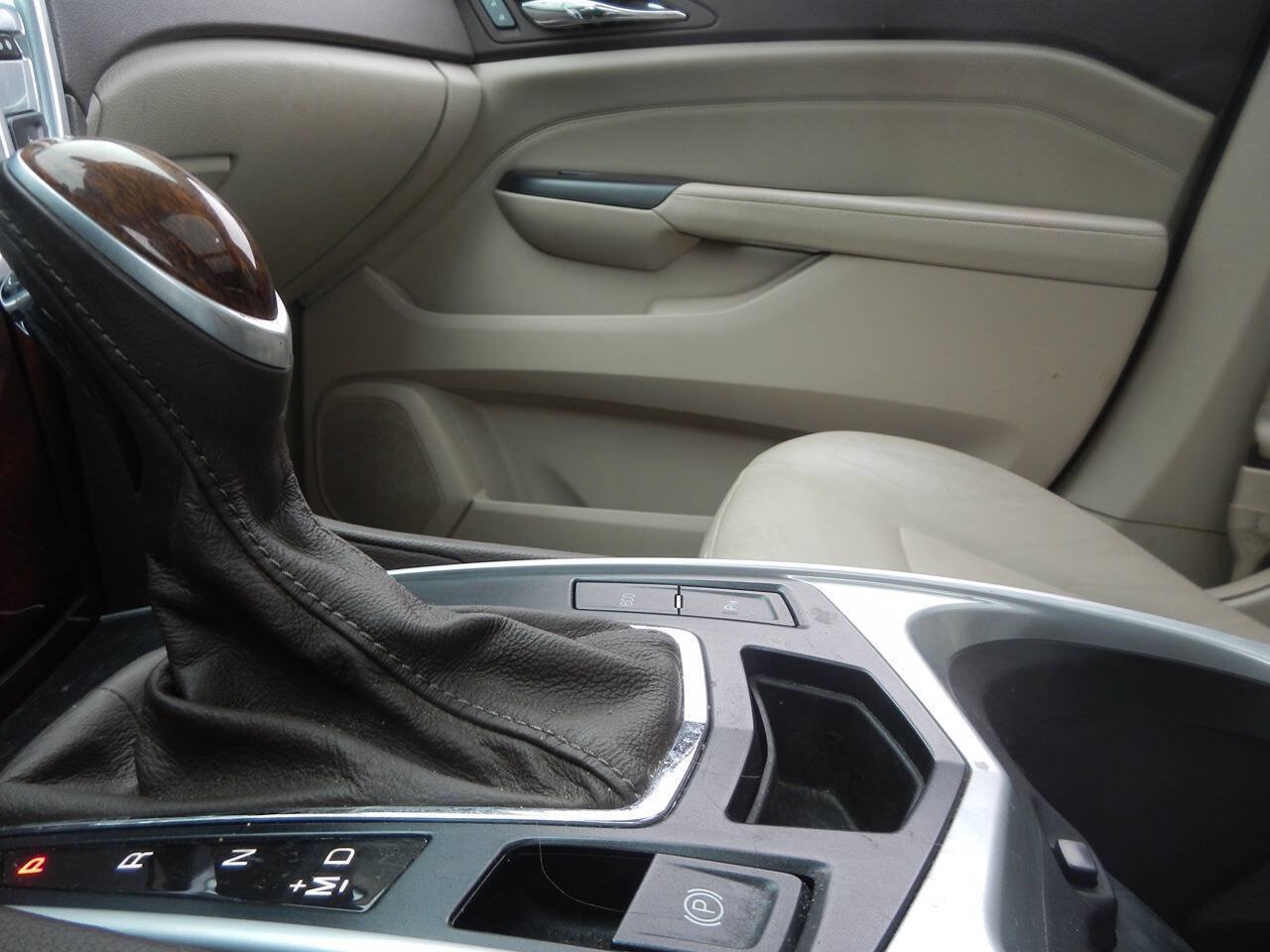Used 2013 Cadillac SRX Luxury FWD image 42