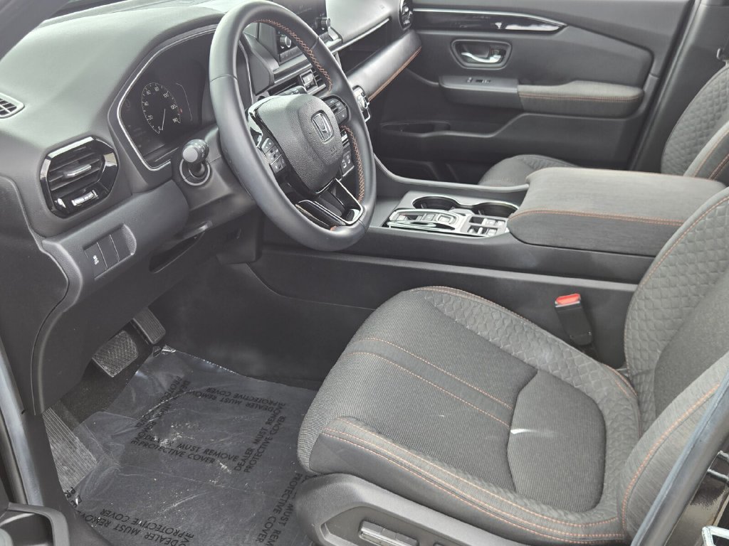 Certified 2025 Honda Pilot Sport image 11