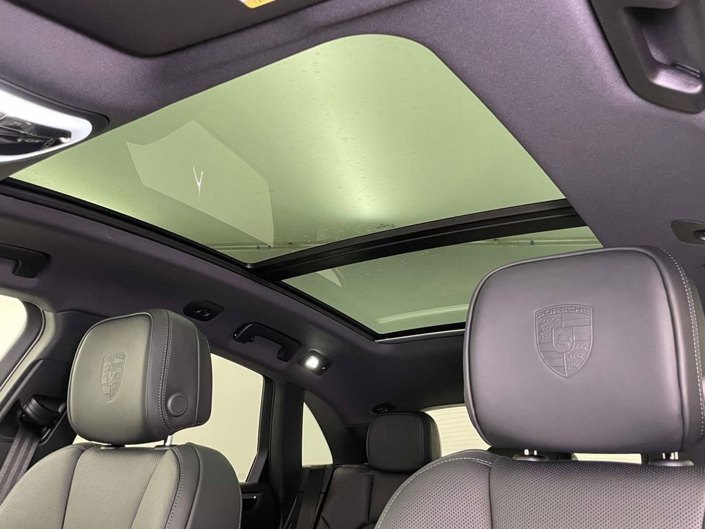 New 2026 Porsche Macan Turbo image 18