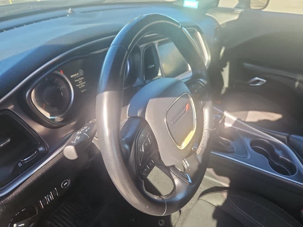 Used 2020 Dodge Challenger SXT RWD image 8
