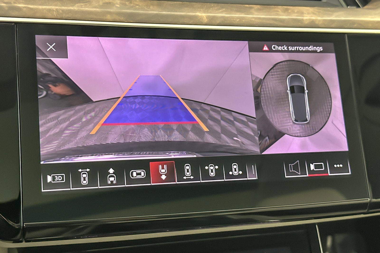 Used 2019 Audi e-tron Premium Plus image 19