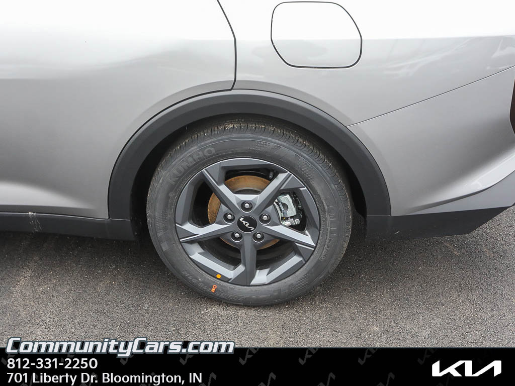 New 2025 Kia K4 LXS image 4