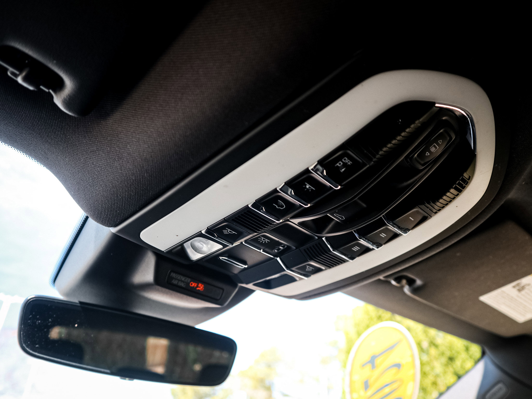 Used 2024 Porsche Macan AWD/4WD image 27