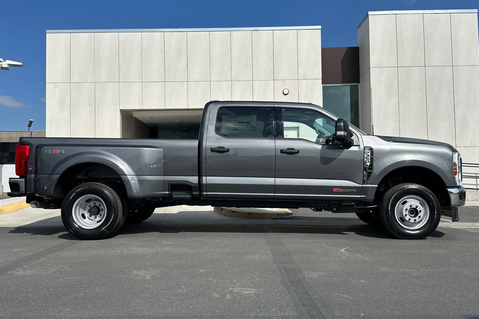 New 2026 Ford F350 XLT image 2