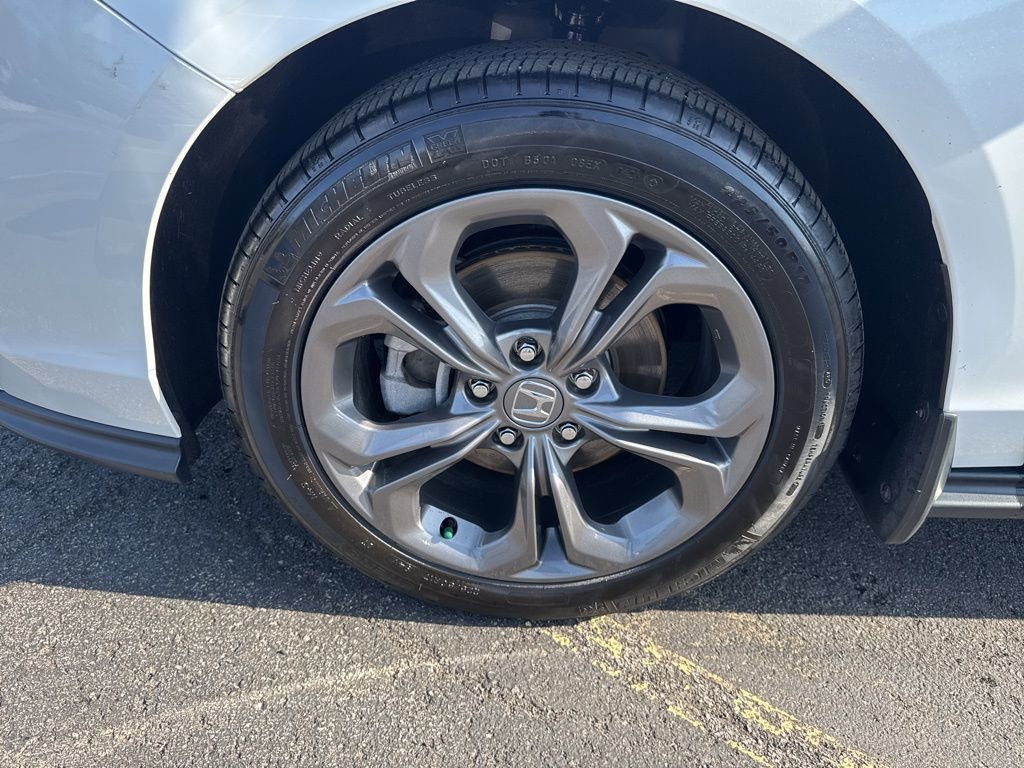 Certified 2023 Honda Accord EX image 10