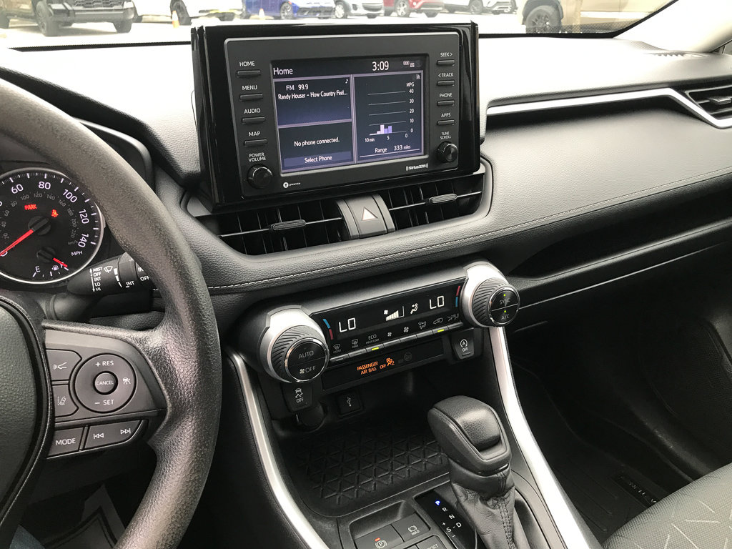 Used 2021 Toyota RAV4 XLE AWD/4WD image 18