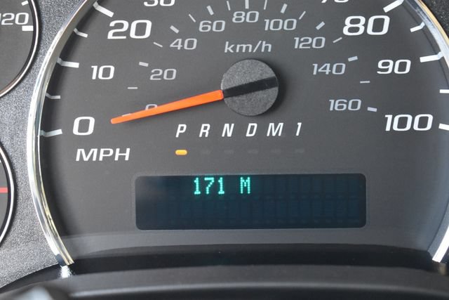 New 2025 Chevrolet Express 3500 w/ Driver Convenience Package RWD image 23