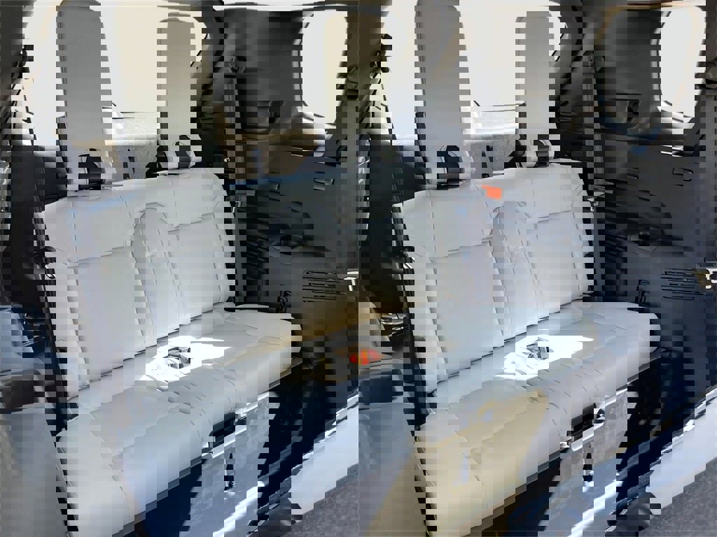 New 2025 Mitsubishi Outlander 4WD Plug-In Hybrid image 33