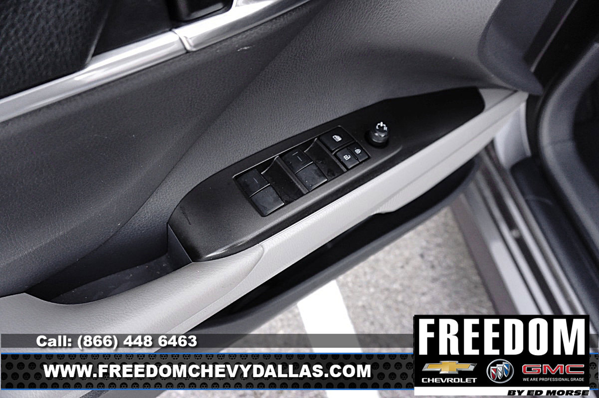 Used 2022 Toyota Camry LE image 33