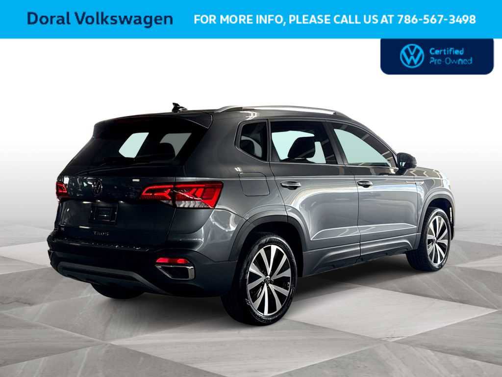 Certified 2024 Volkswagen Taos SE image 8