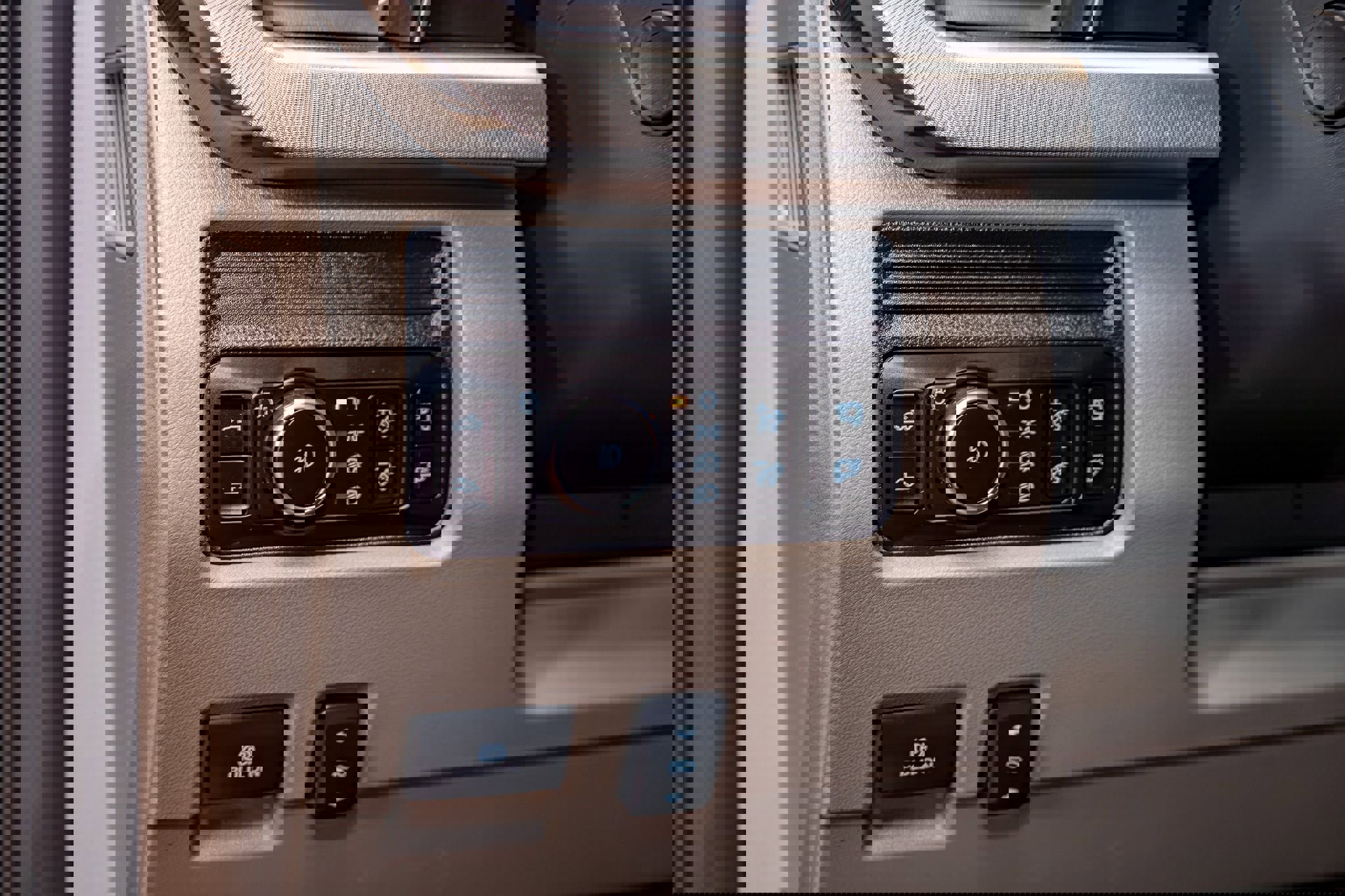 Used 2026 Ford F350 Platinum w/ Platinum Plus Package image 17