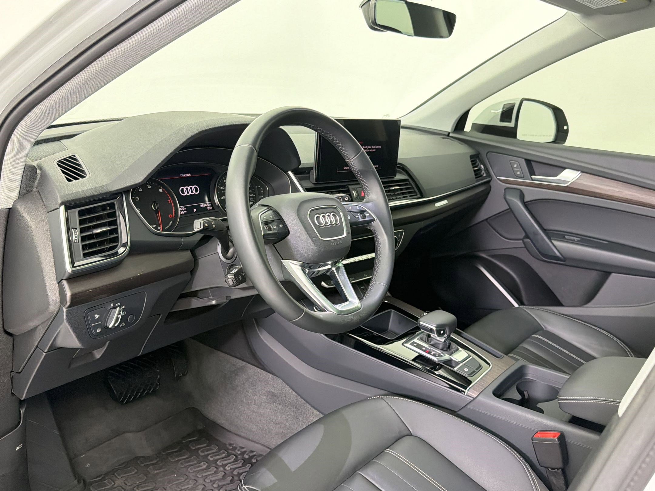 Used 2023 Audi Q5 2.0T Premium w/ Convenience Package AWD/4WD image 4