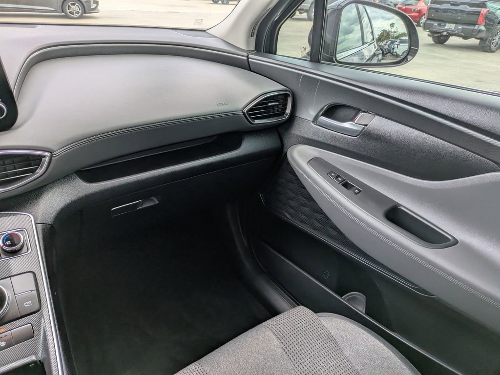 Used 2021 Hyundai Santa Fe SEL FWD image 17