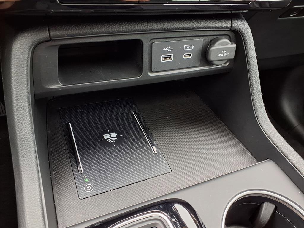 Used 2025 Honda Pilot Touring image 13