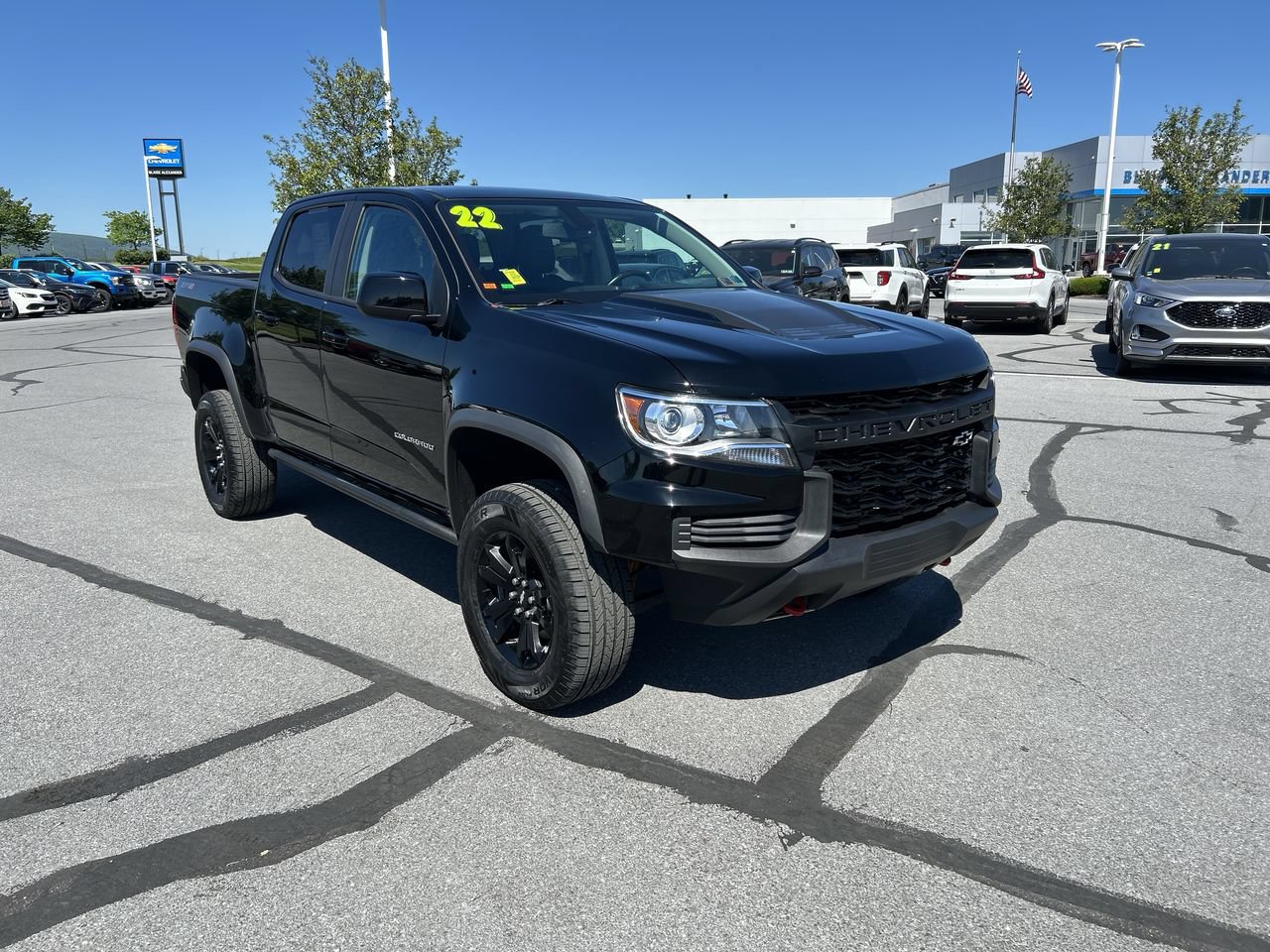 Used 2022 Chevrolet Colorado ZR2 w/ ZR2 Midnight Special Edition AWD/4WD video 1