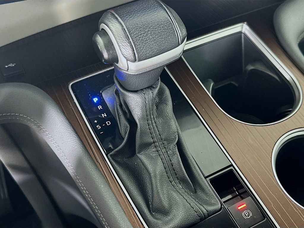 Used 2024 Toyota Sienna XLE FWD image 33