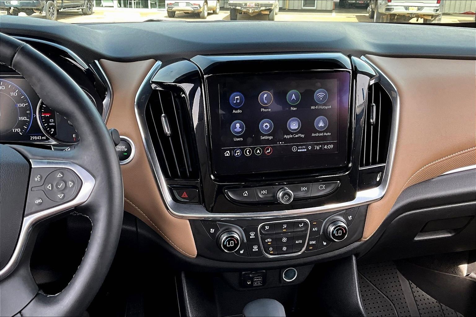 Used 2023 Chevrolet Traverse Premier image 6