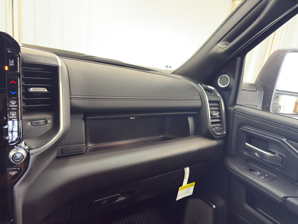 New 2025 RAM 2500 Laramie AWD/4WD image 31