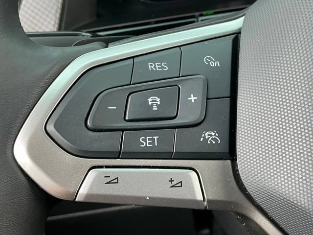 Used 2024 Volkswagen Atlas Peak Edition SE AWD/4WD image 32